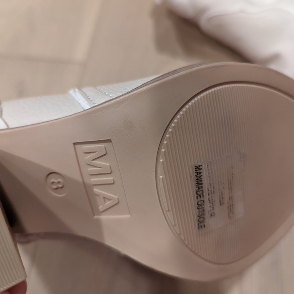 Women's Cream Western Ankle Boots - Picture 12 of 16